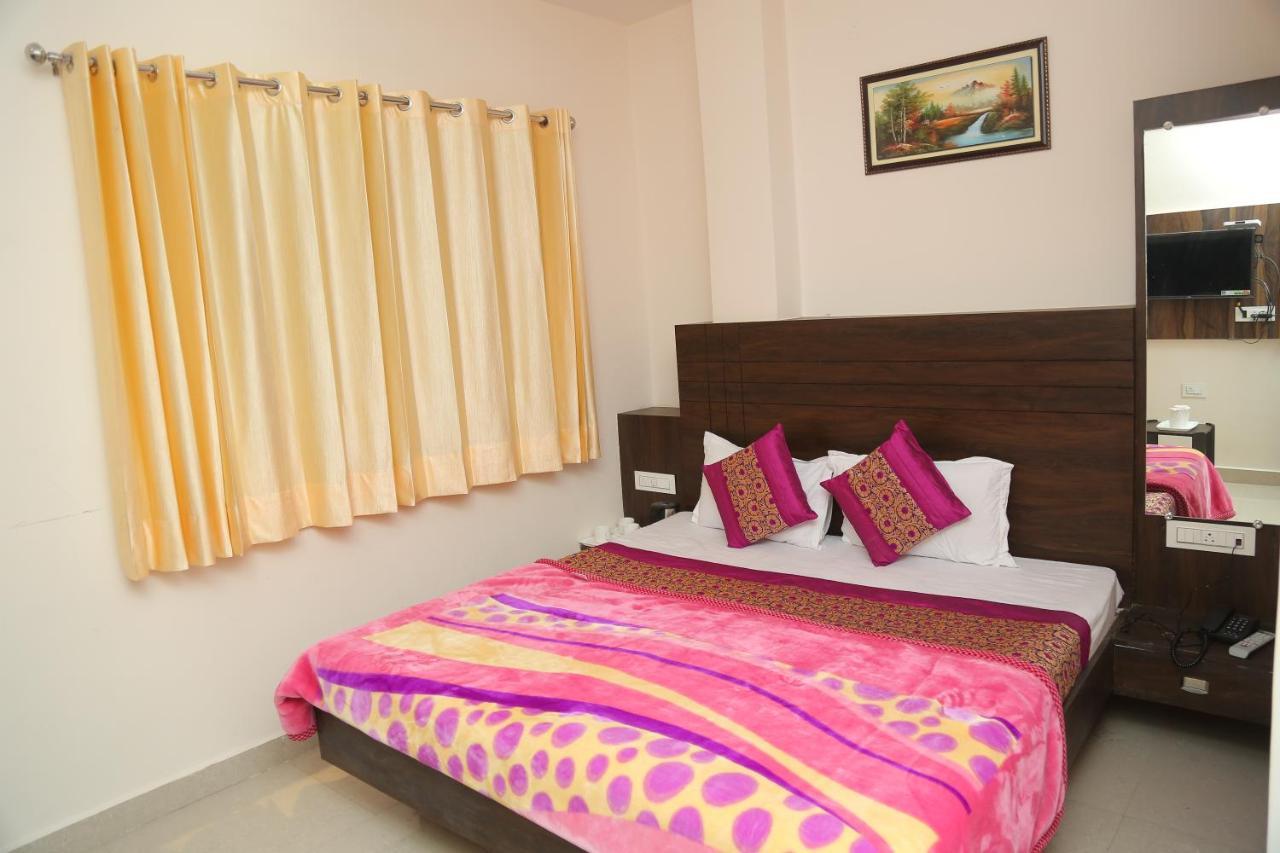 Hotel Golden Dreams Amritsar Ngoại thất bức ảnh