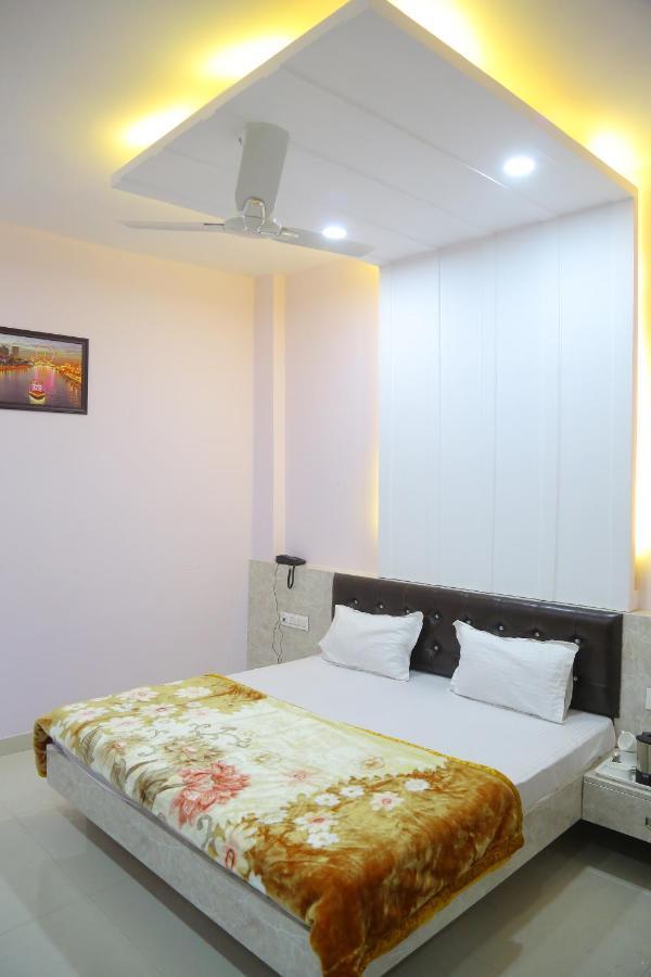 Hotel Golden Dreams Amritsar Ngoại thất bức ảnh