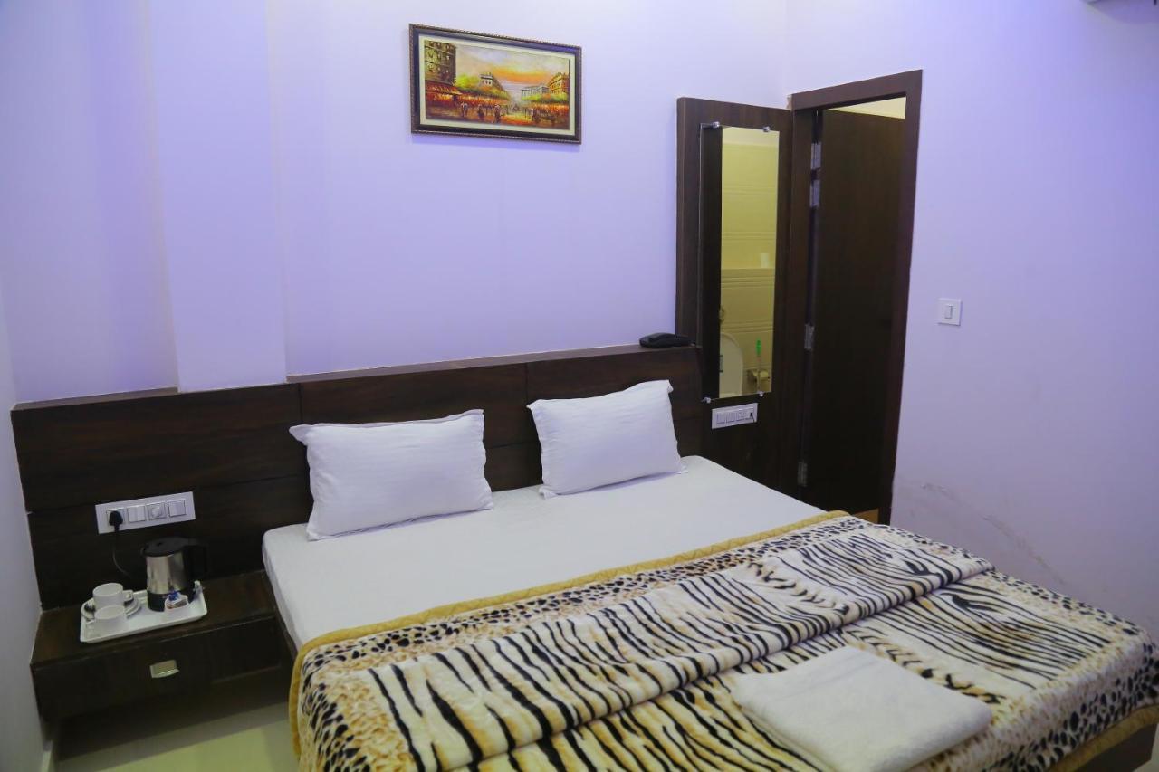 Hotel Golden Dreams Amritsar Ngoại thất bức ảnh