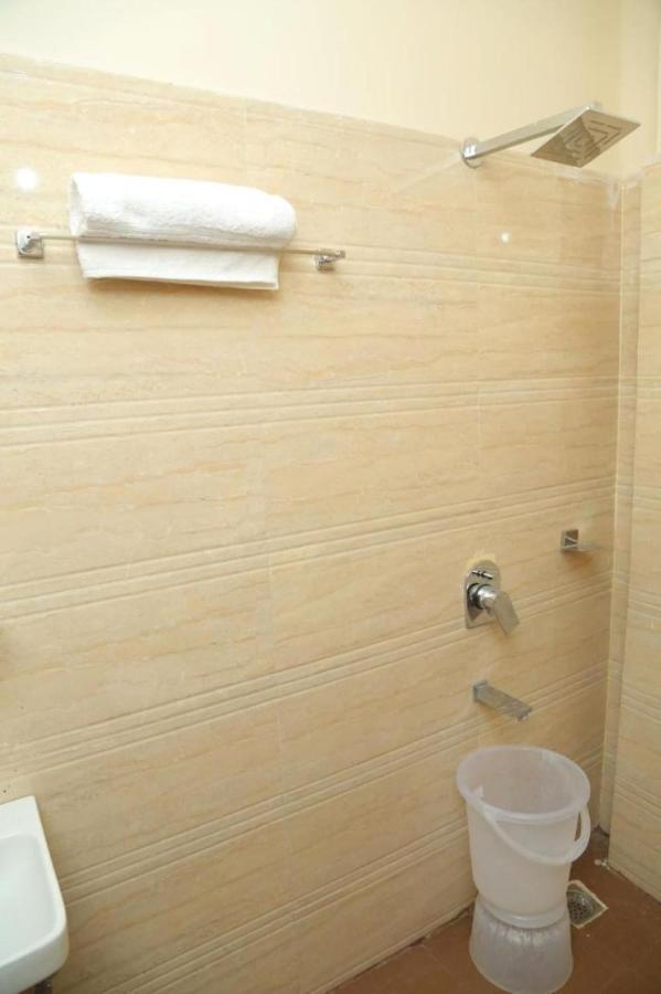 Hotel Golden Dreams Amritsar Ngoại thất bức ảnh