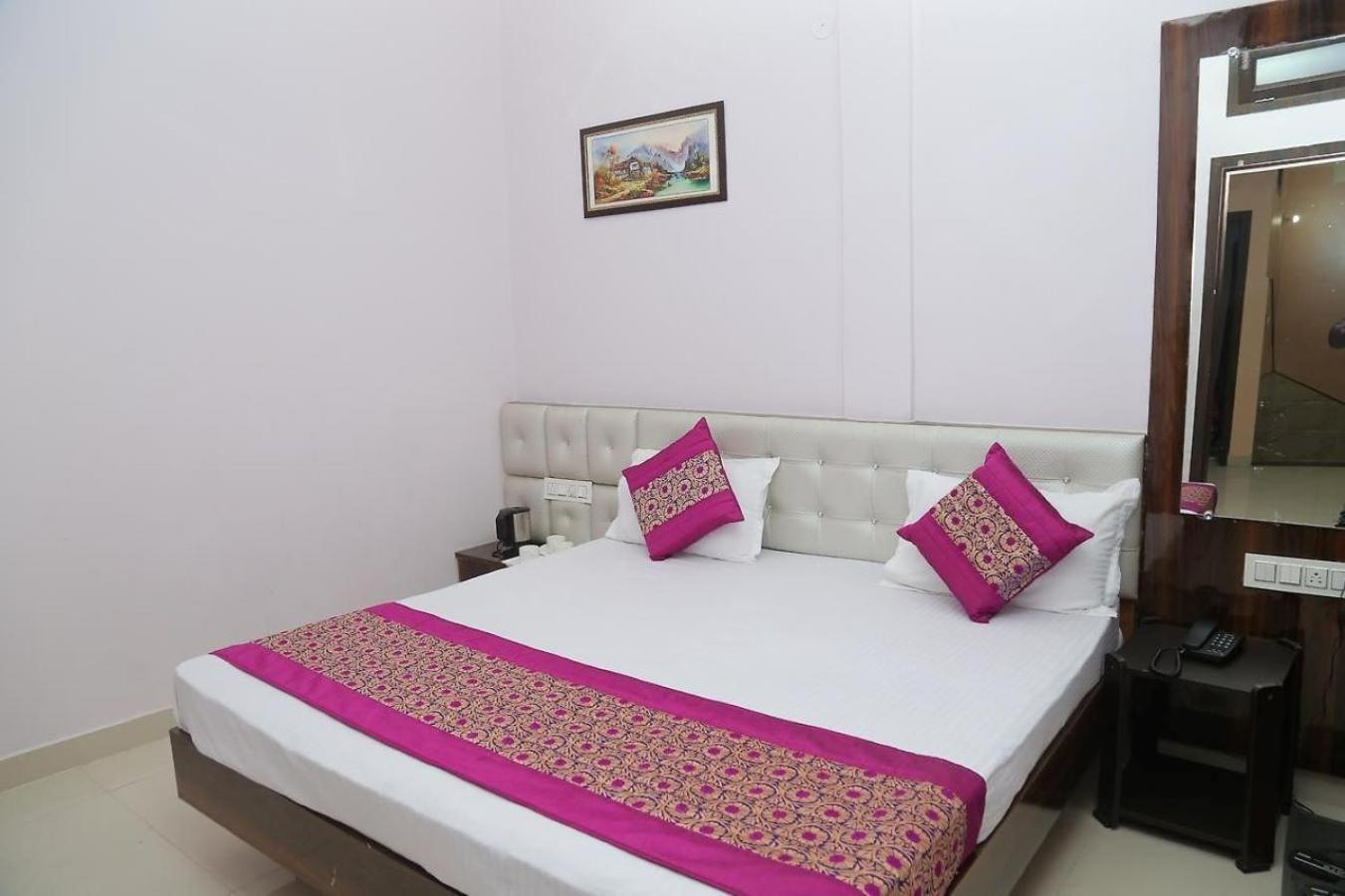 Hotel Golden Dreams Amritsar Ngoại thất bức ảnh