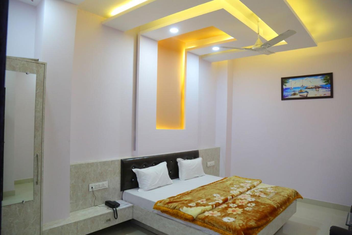 Hotel Golden Dreams Amritsar Ngoại thất bức ảnh